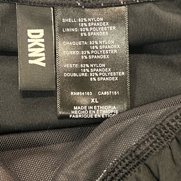 DKNY | NWOT One Piece Tropical Print Halter Neckline Swimsuit Sz XL - Picture 8 of 9